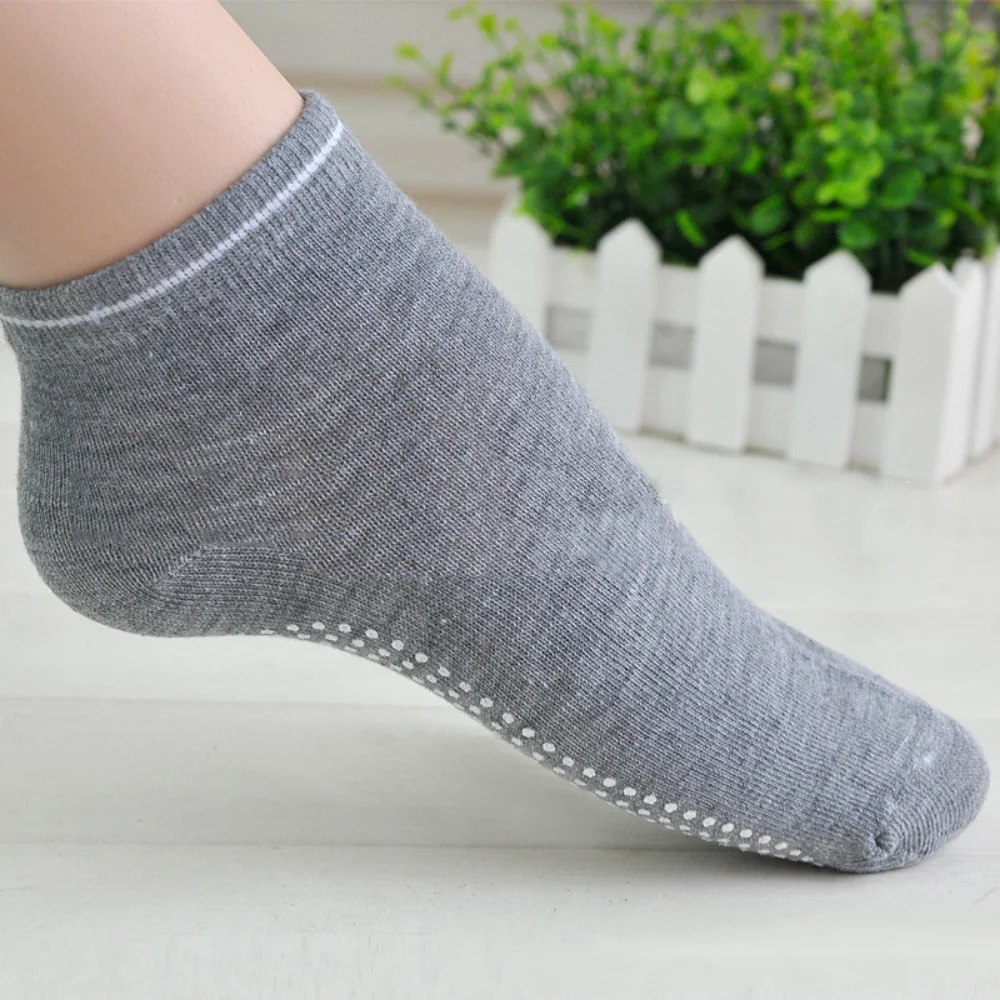 النساء المضادة للانزلاق جورب ا - مراجعة Trampoline Park Sock وسعره